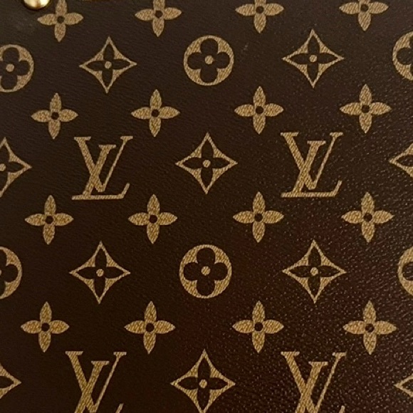 👑✅PRICE FIRM✅ Brown and Red Monogram Bucket Crossbody bag. Like brand new! - Picture 10 of 17